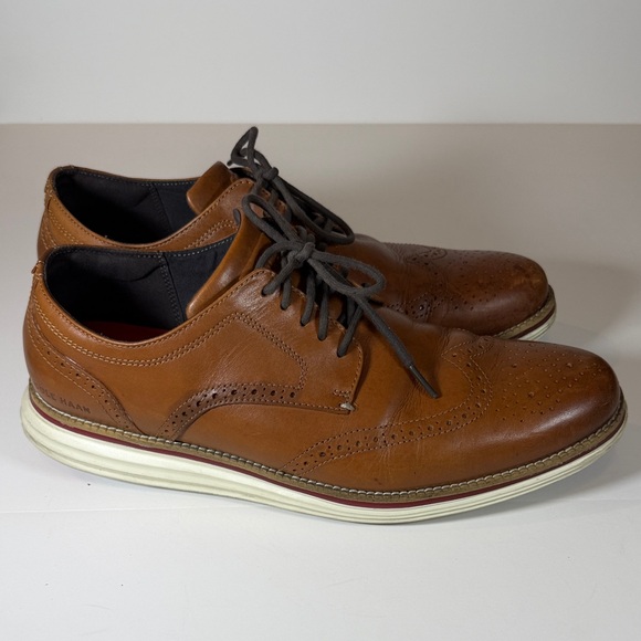 Cole Haan OriginalGrand Men\'s Leather Wingtip Oxfords